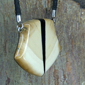 Mammut-Collier mit braunen Färbungen