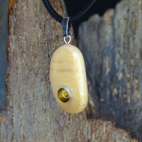 kleiner Mammut-Anhänger mit Tigerauge