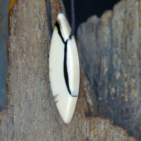 Mammut-Navetteanhänger mit ausgeprägter Maserung