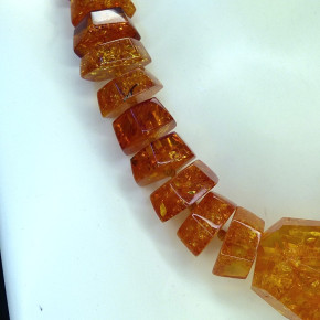 auffällige Kette aus Naturbernstein