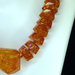 auffällige Kette aus Naturbernstein