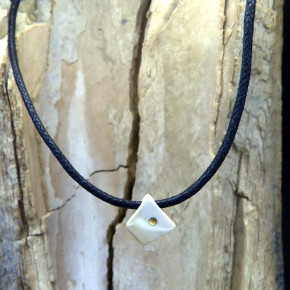 Mammut-Anhänger am Band