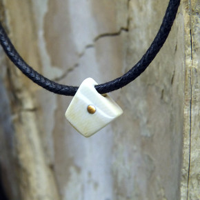 Mammut-Anhänger am Band