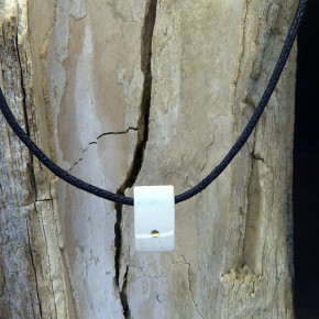 Mammut-Anhänger mit poliertem Messing