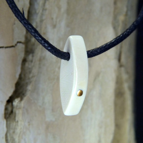 Mammut-Anhänger mit poliertem Messing