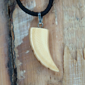 Zahnanhänger mit schöner Rindenfärbung