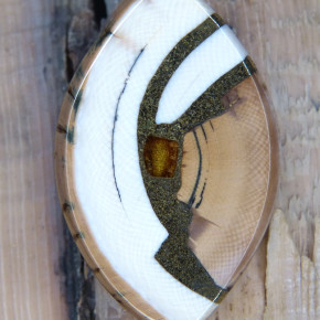 schöner Mammut-Anhänger mit Bernstein