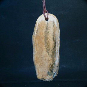 brauner Mammut-Anhänger mit Bruchkante