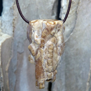 seltene "Erbsenwucherung" als Anhänger