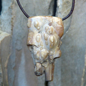 seltene "Erbsenwucherung" als Anhänger