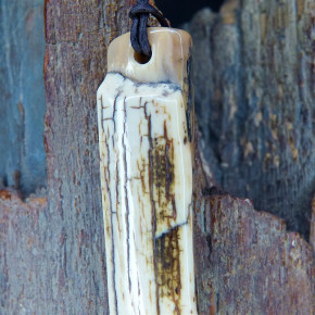 langer Wendeanhänger mit Rinde