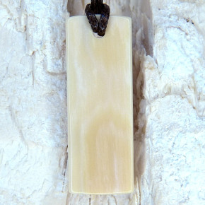 Rindenanhänger mit toller Färbung