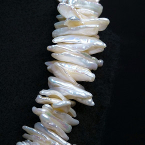 edles Collier aus Süßwasserperlen