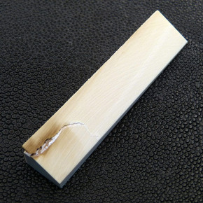 Mammut-Dreikant ca. 68 x 13,5 x 8,5mm