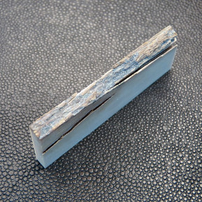 Mammut-Platte mit Riss ca. 65 x 26 x 4,2 bis 5,5mm