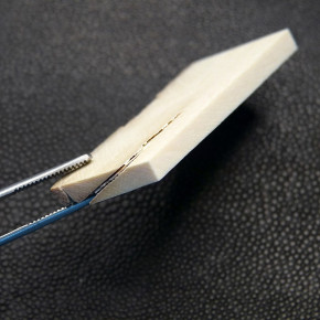 Mammut-Platte mit Riss ca. 65 x 26 x 4,2 bis 5,5mm