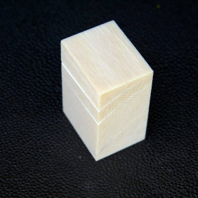 Mammut-Block mit Rissen ca. 35 x 24,5 x 18,5mm