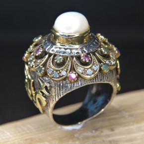 pompöser Silberring mit Perle, Smaragd und Rubin W19,1