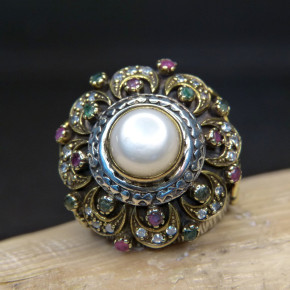 pompöser Silberring mit Perle, Smaragd und Rubin W19,1