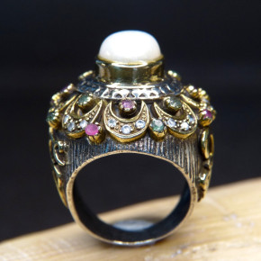pompöser Silberring mit Perle, Smaragd und Rubin W19,1