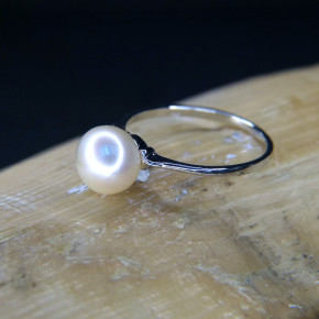 zarter Silberring mit Perle W17,4