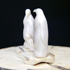 Pinguinfamilie aus Mammut