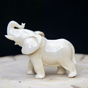 kleiner Elefant aus Mammut