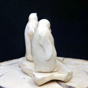 Pinguinfamilie aus Mammut