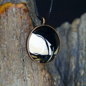 Kupferanhänger mit Mammut-Mosaik