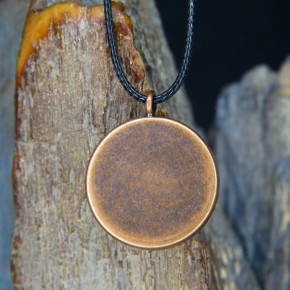 Kupferanhänger mit Mammut und Azurit