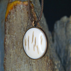 Kupferanhänger mit Mammut-Rinde