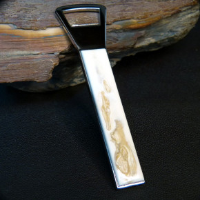 Flaschenöffner mit seltenen Erbsen