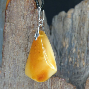 Bernstein-Anhänger milchig/braun