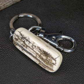 Schlüsselanhänger aus der Mammut-Rinde