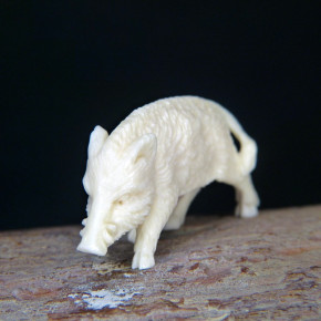 kleines Wildschwein fein geschnitzt