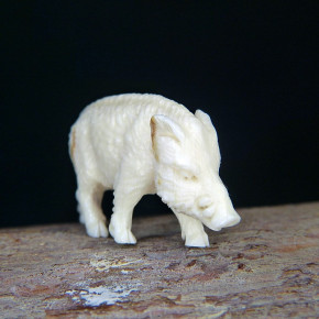 kleines Wildschwein fein geschnitzt