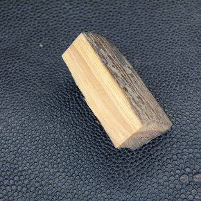 braunes Mammut-Rindenstück caa. 35 x 28 x 10 - 15mm