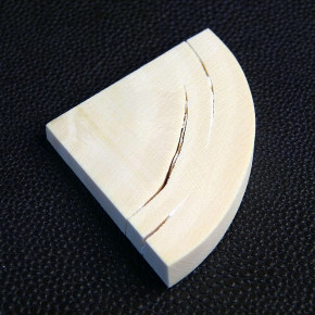 Keilscheibe aus hellem Mammut ca. 42 x 41 x 8 - 5mm