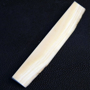 Mammut-Dreikant mit Rinde ca. 104 x 18 x 7mm