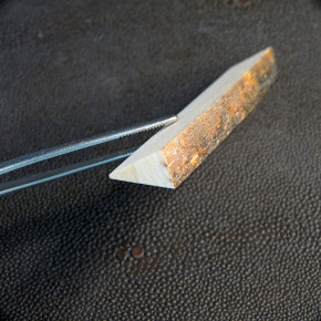 Mammut-Dreikant mit Rinde ca. 95 x 17,5 x 10mm