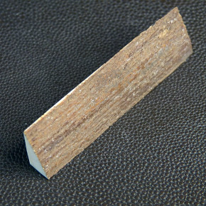 Mammut-Dreikant mit Rinde ca. 69 x 18 x 8,5mm