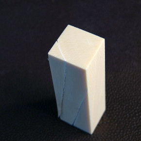 Mammut-Block mit Rissen ca. 64 x 18,5 x 17mm