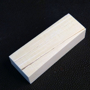 Mammut-Block mit Rissen ca. 64x24-21x17mm