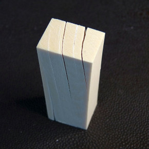 Mammut-Block mit Rissen ca. 64x24-21x17mm