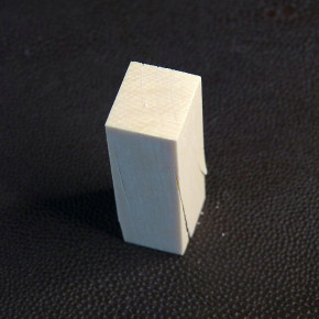 Mammut-Block mit Rissen ca. 47 x 17 x 15mm