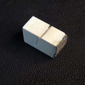 Mammut-Block mit Riss ca. 29 x 18 x 13mm