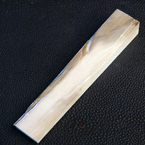 Mammut-Keil mit Färbungen ca. 90 x 16 x 11 - 2,3mm