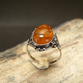 Silberring mit Bernstein
