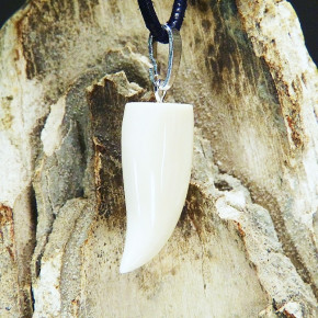 Zahn-/Krallenanhänger aus hellem Mammut